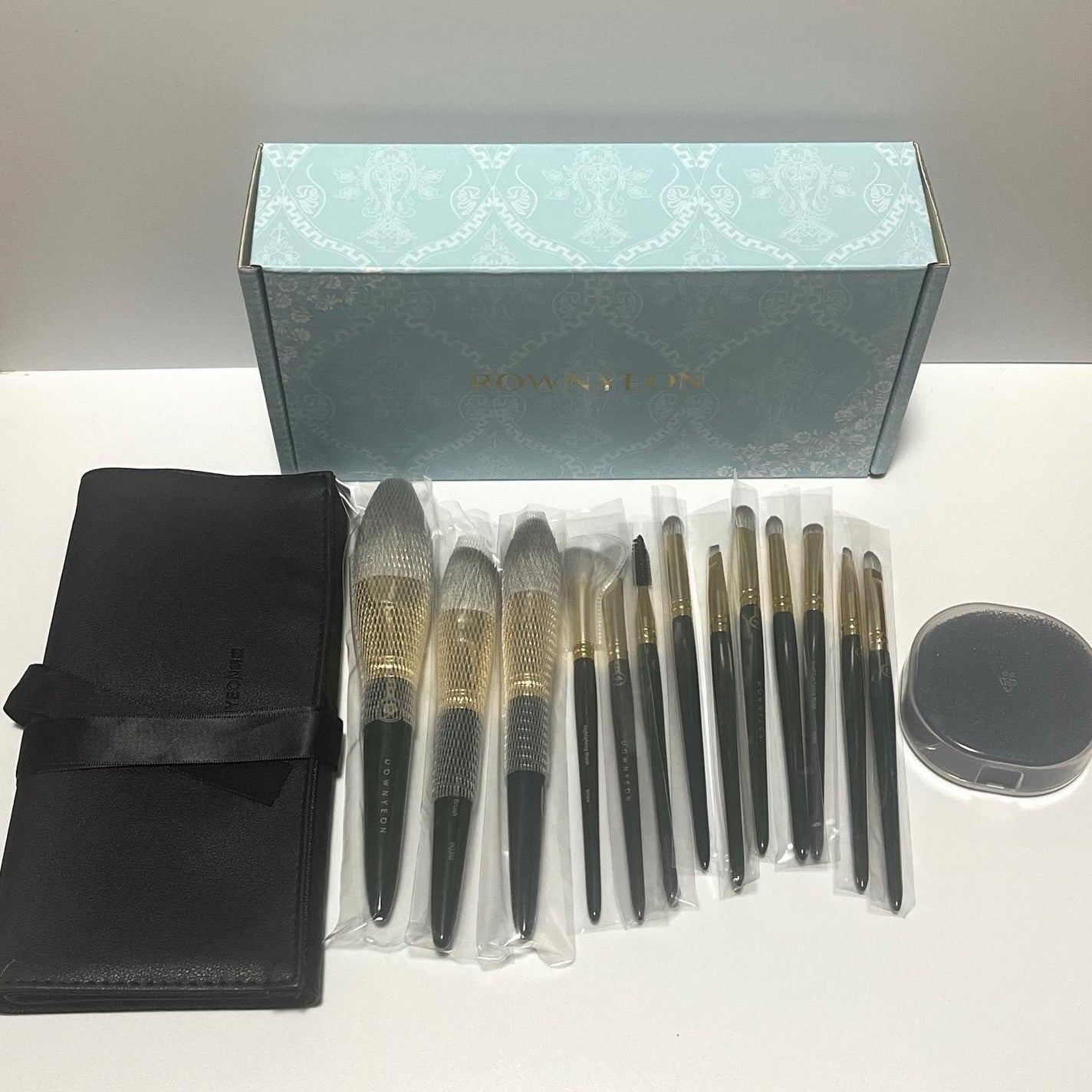 ROWNYEON 緑姫シリーズ メイクブラシ13本セット 化粧ポーチ付き/Rownyeon/メイクブラシを使ったクチコミ(2枚目)