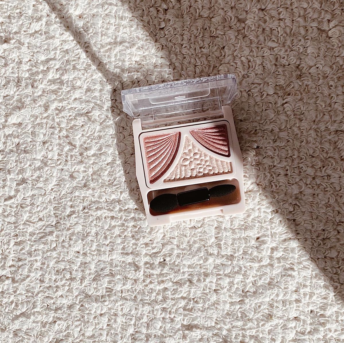 ジューシーピュアアイズ/キャンメイク/アイシャドウパレットを使ったクチコミ(2枚目)