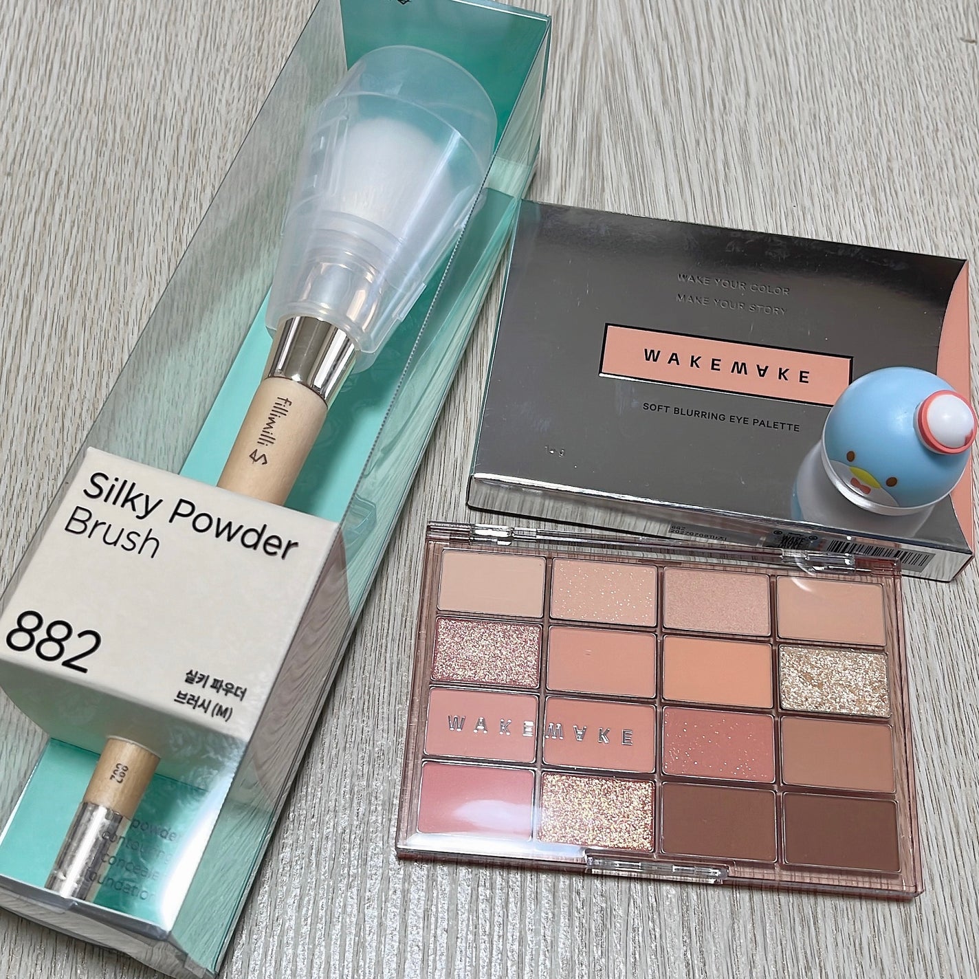 ソフトブラーリングアイパレット/wakemake/アイシャドウパレットを使ったクチコミ(3枚目)