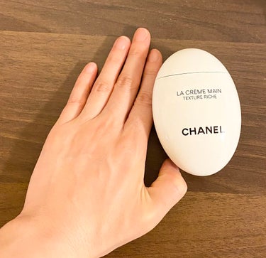 CHANEL ラ クレーム マン リッシュのクチコミ「誕生日プレゼントでいただきました。

憧れのCHANEL、しかもハンドクリームということで、テ.....」（1枚目）