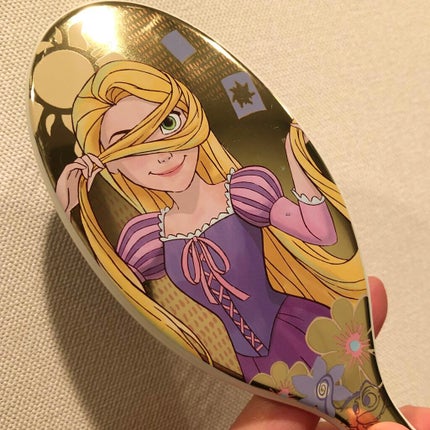 ウェットブラシ オリジナルディタングラー(ディズニー)のクチコミ「ラプンツェルのブラシ。
激かわ。
キャラクター系ってあんまり買わないけど
この粗めなブラシは.....」(1枚目)