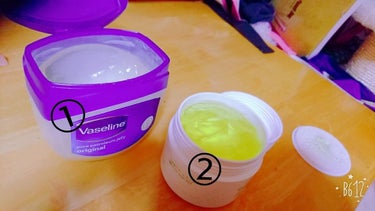 唇ケアです(  ˙-˙  )
私が使っている保湿クリームです

①Vaseline
つけすぎるとテカテカしますw
寝る前にべったりつけて寝ると朝はツヤツヤです
保湿💮

②素肌クリーム
塗っているとスっ