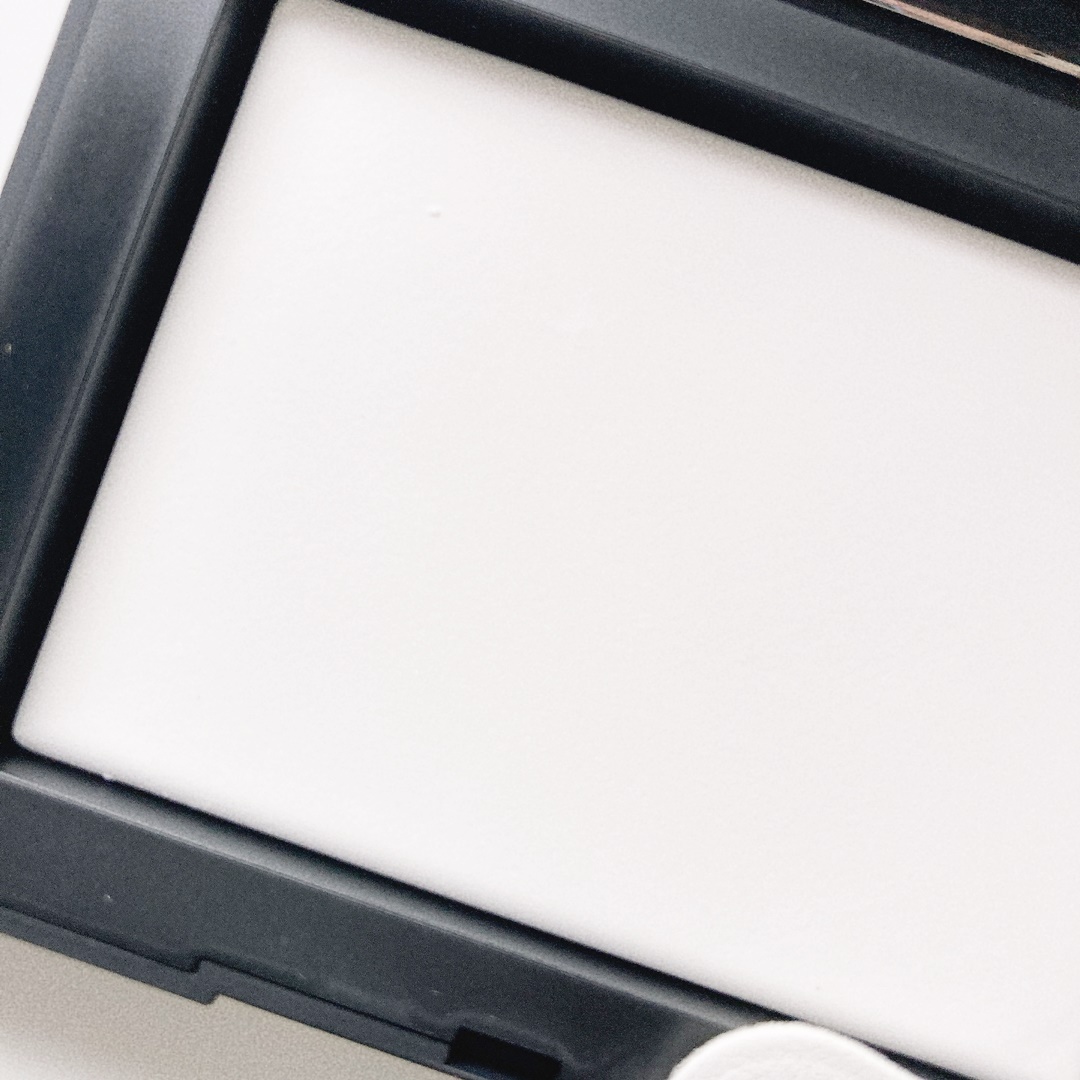 ライトリフレクティングセッティングパウダー　プレスト　N/NARS/プレストパウダーを使ったクチコミ（3枚目）