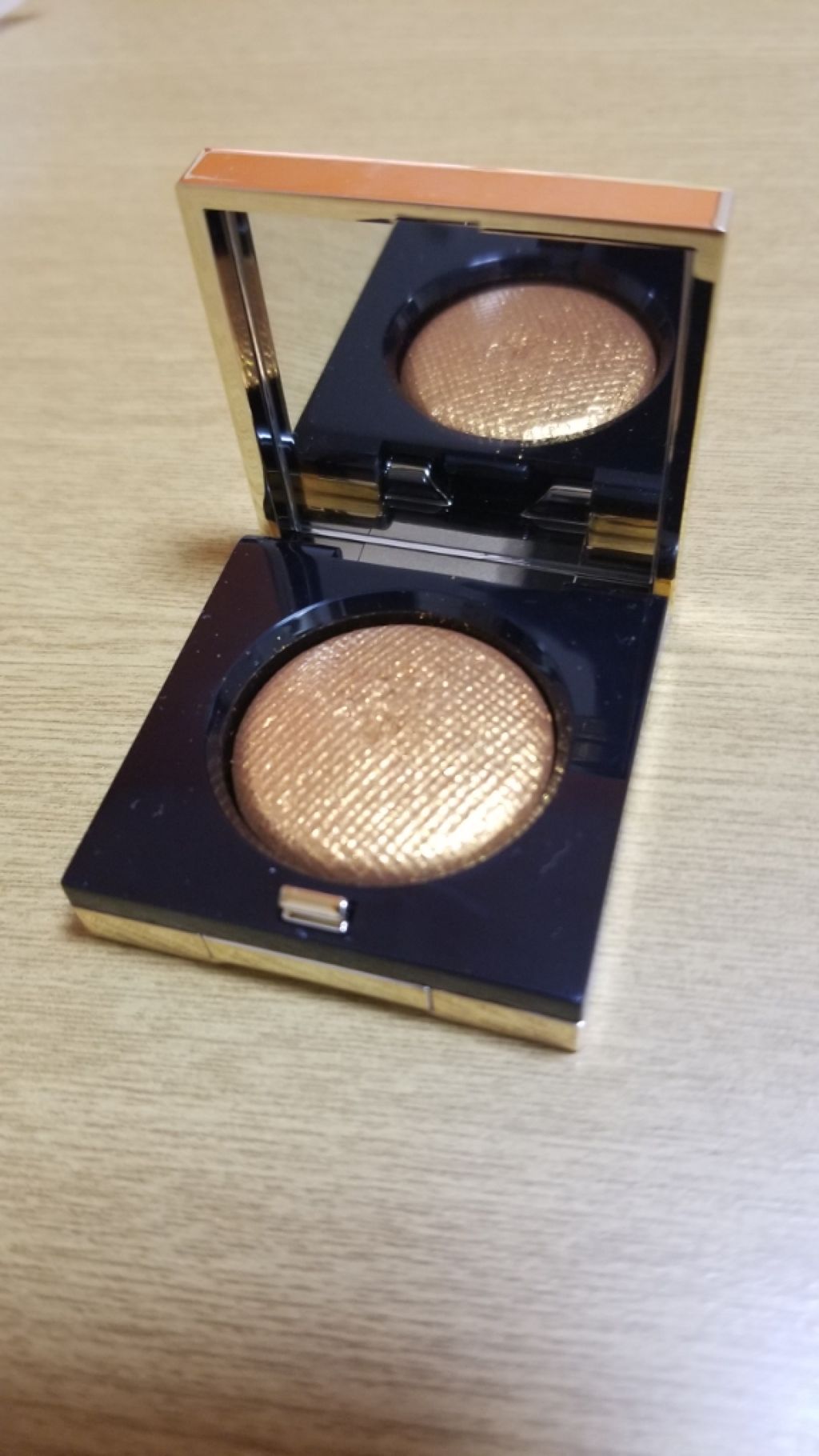 リュクスアイシャドウ/BOBBI BROWN/単色アイシャドウを使ったクチコミ(1枚目)