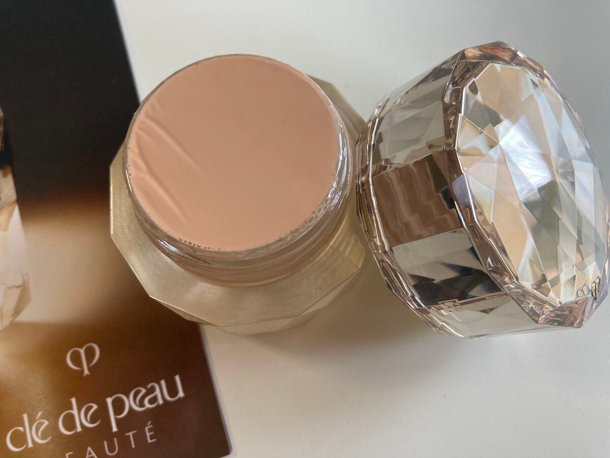 ル・フォンドゥタン/クレ・ド・ポー ボーテ/クリーム・エマルジョンファンデーションを使ったクチコミ(2枚目)