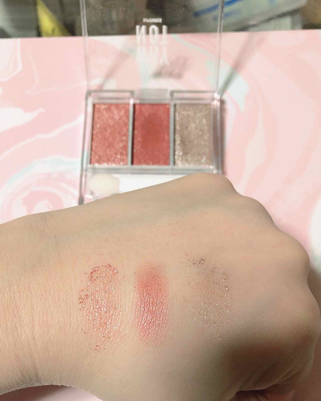 WHY NOT SPINNS 3色アイシャドウ プリズム/DAISO/アイシャドウパレットを使ったクチコミ（3枚目）