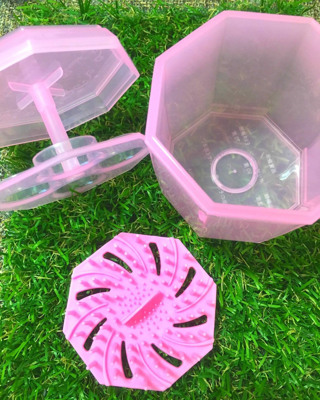 メイクブラシクリーナー/DAISO/その他化粧小物を使ったクチコミ（2枚目）