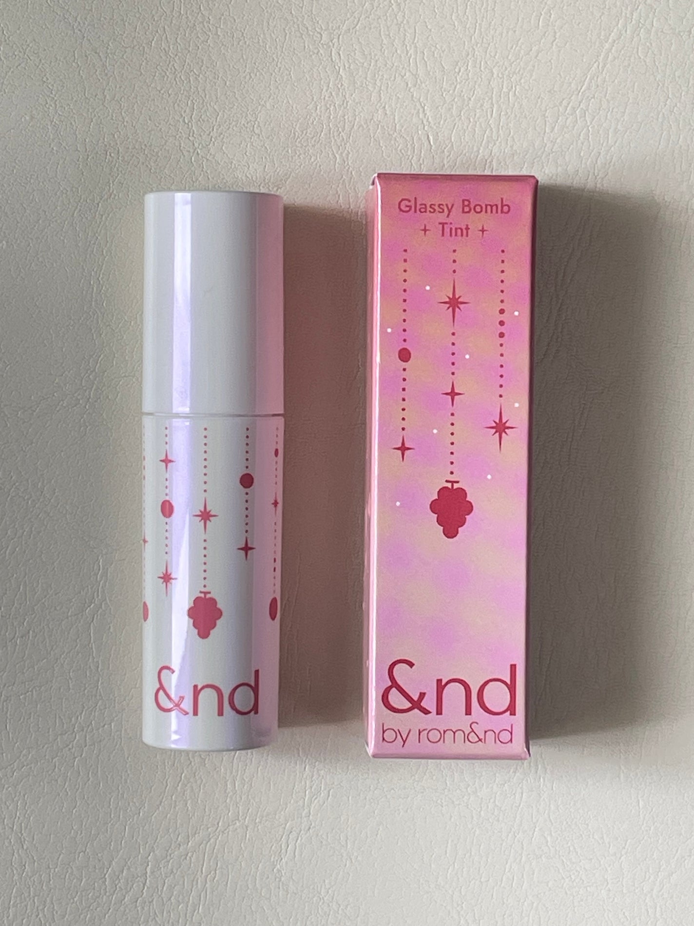 アンドバイロムアンド グラッシーボムティント/&nd by rom&nd/リップティントを使ったクチコミ(1枚目)