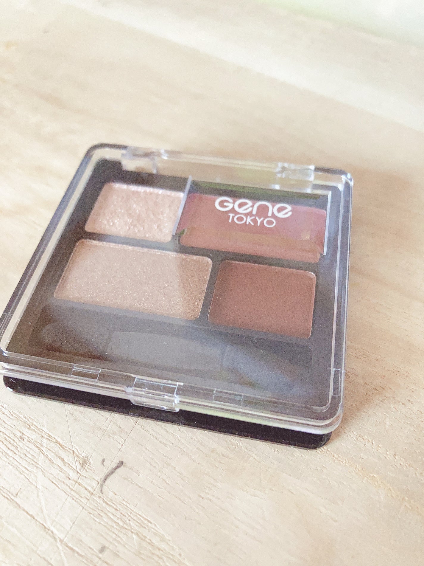 GENE TOKYO リラクシーアイシャドウ/DAISO/アイシャドウパレットを使ったクチコミ(1枚目)
