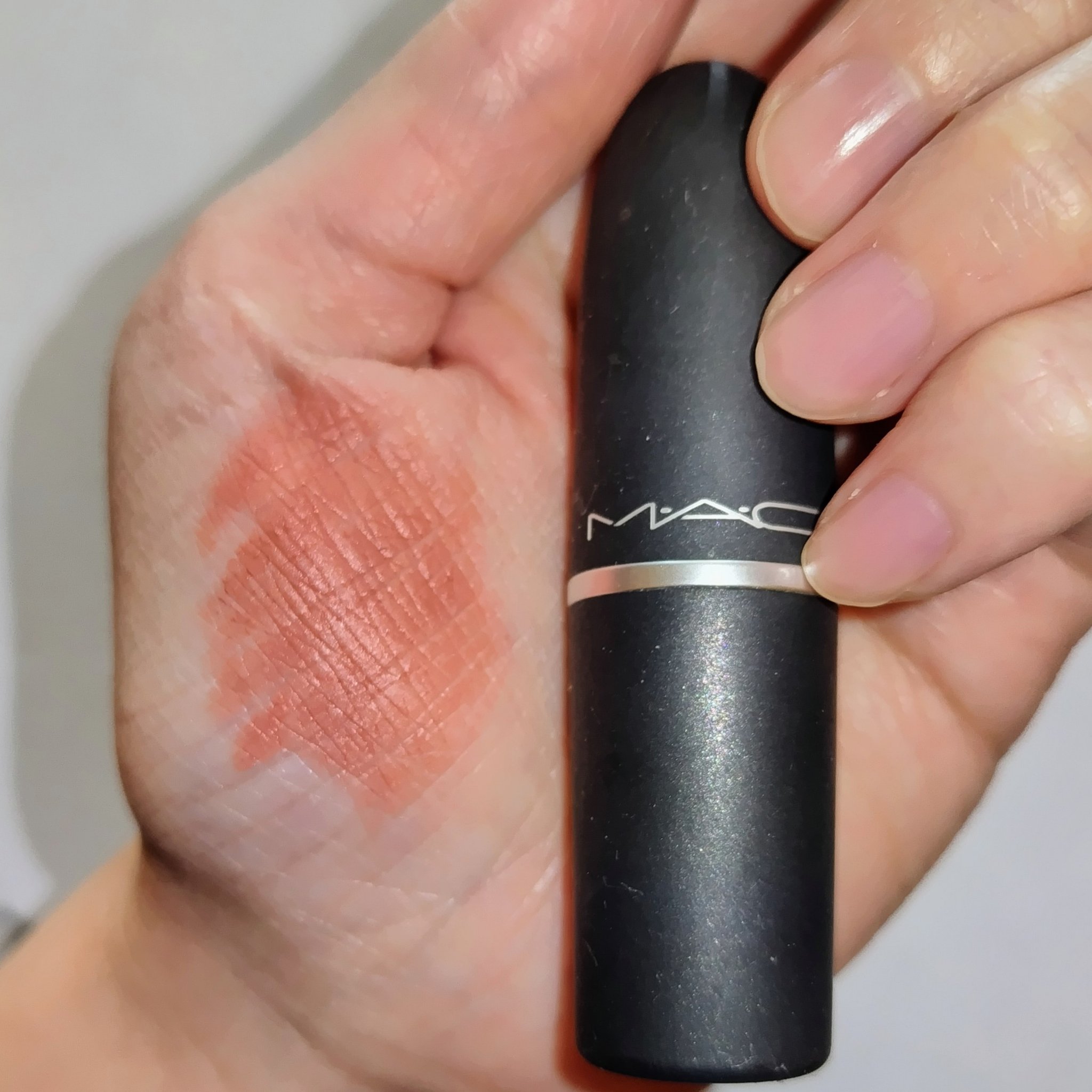 パウダーキス リップスティック マル イット オーバー/M・A・C/口紅を使ったクチコミ（2枚目）