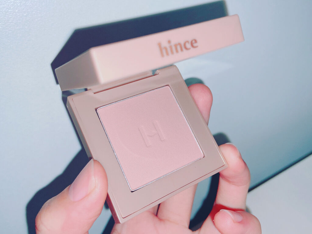 ニューデップスアイシャドウ V002 アリュール・イン・モーション/hince/単色アイシャドウを使ったクチコミ（2枚目）