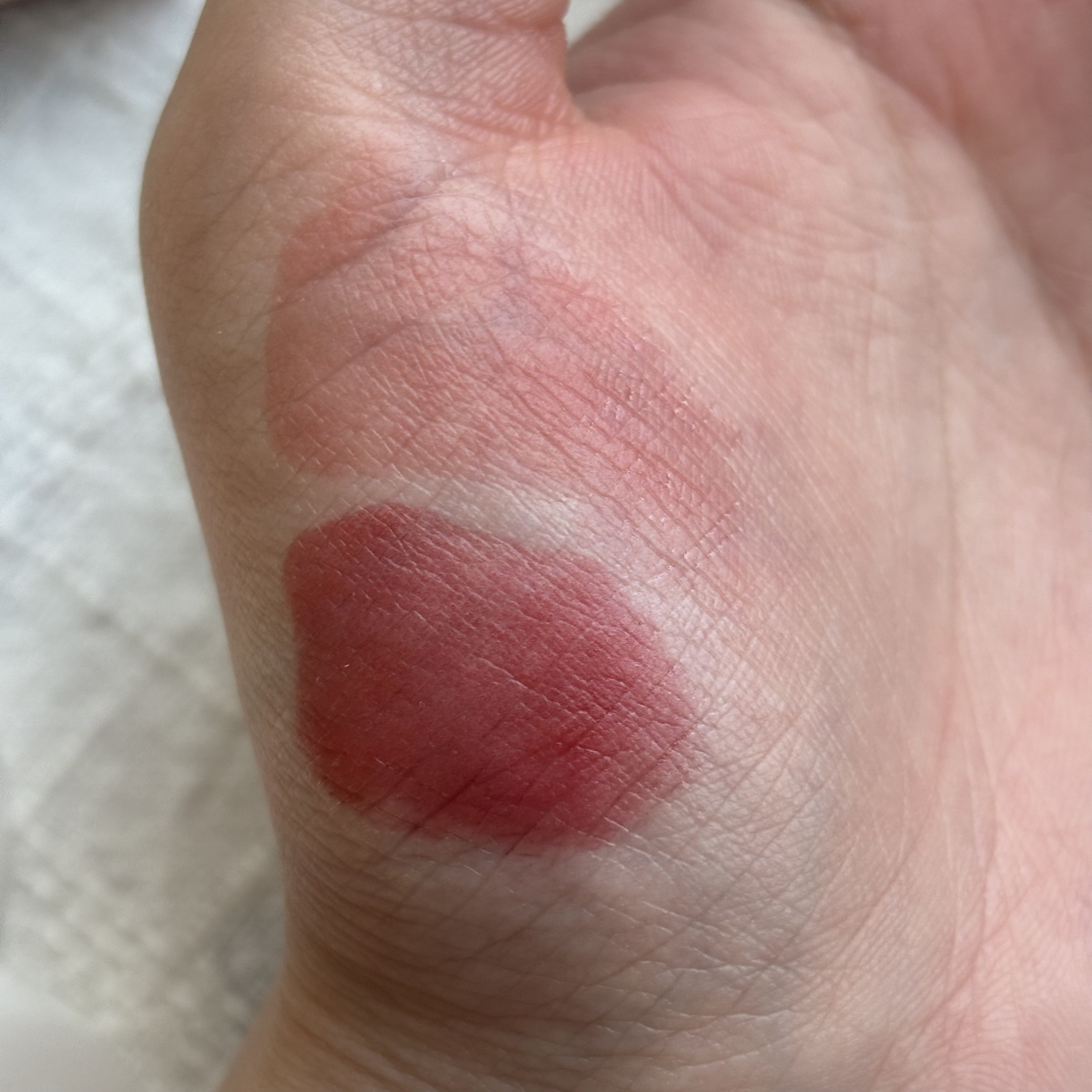 ブラーグロイリップティント ブラーグロウイMINIリップティント Duo (パックスロマーナ+メメントモリ) /Dinto/リップティントを使ったクチコミ（3枚目）