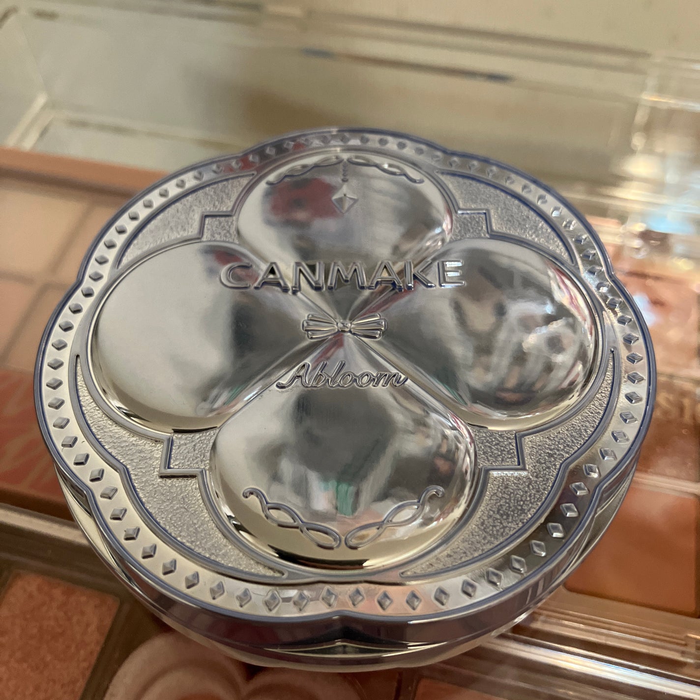 イルミネイティングフィニッシュパウダー ~Abloom~/キャンメイク/プレストパウダーを使ったクチコミ(3枚目)