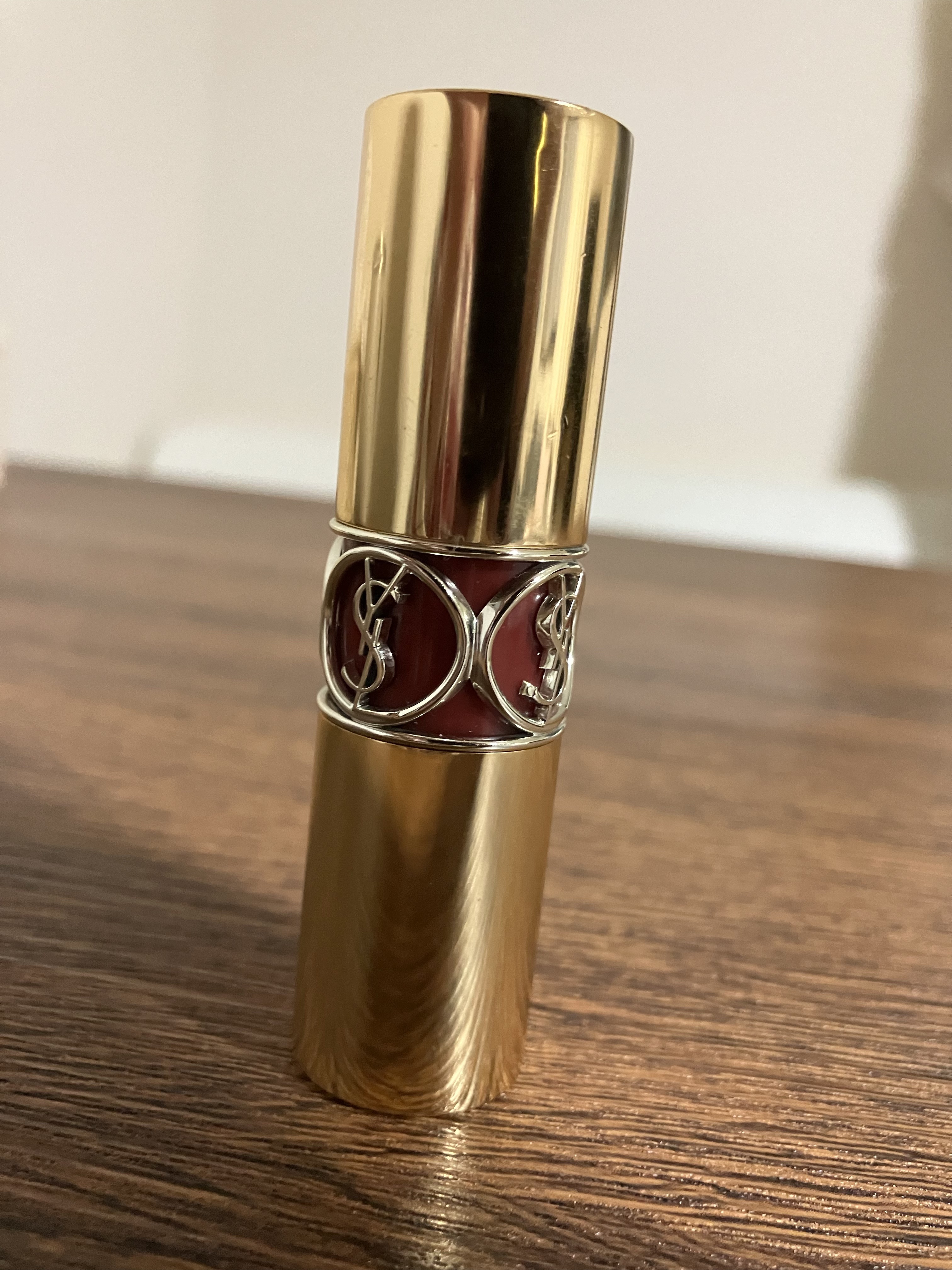 ルージュ ヴォリュプテ シャイン 076 レッド イン ザ ダーク/YVES SAINT LAURENT BEAUTE/口紅を使ったクチコミ（2枚目）