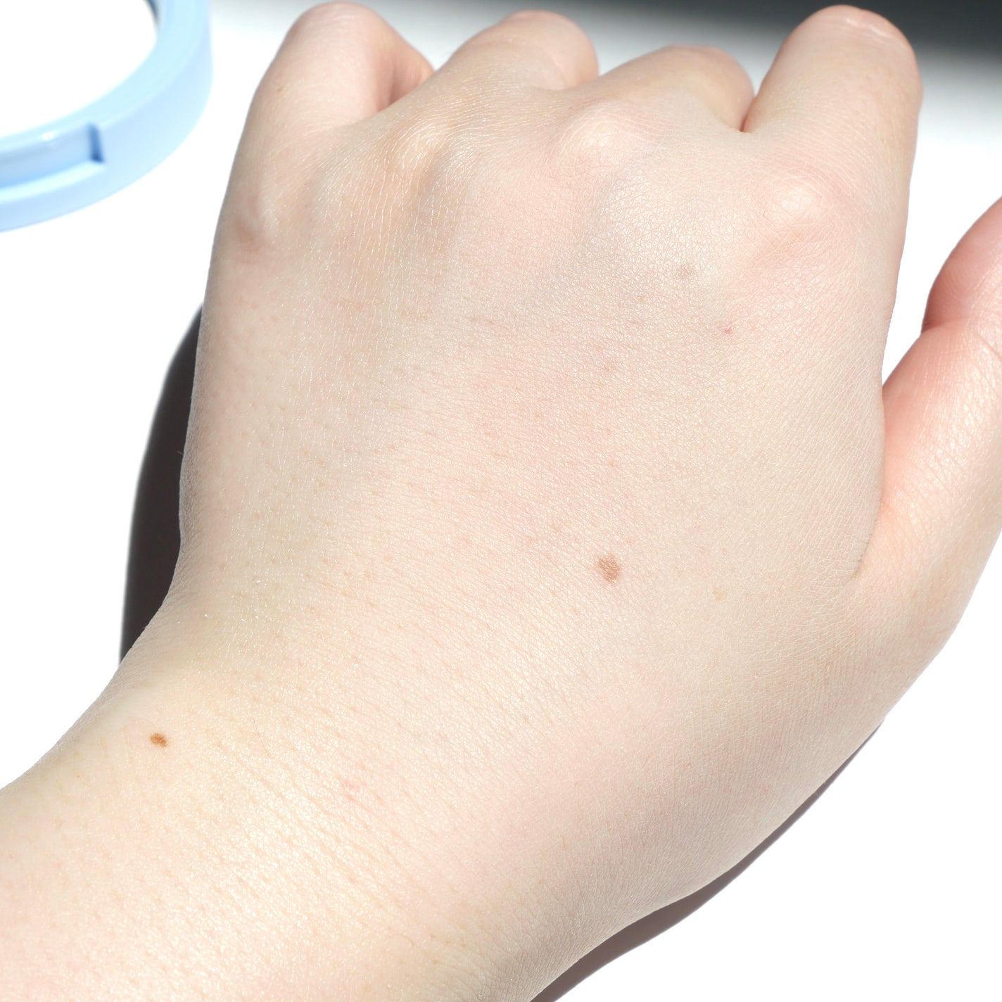 マスクフィットUVクールプレストパウダー/TIRTIR(ティルティル)/プレストパウダーを使ったクチコミ(4枚目)