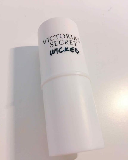 ぽぽあんきゃんでぃー on LIPS 「ざ・あめりか!!!の匂い。お化粧品売り場の匂いが混ざった感じの..」(1枚目)