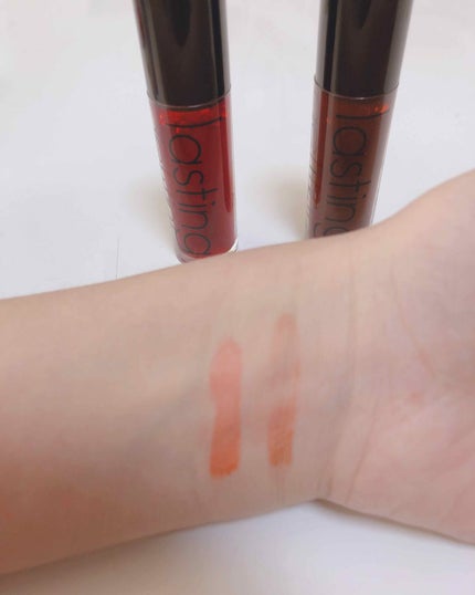 A’pieu ラスティングジェルティントのクチコミ「私が持ってる色は!
左OR01
右BR01
どっちもオレンジ系だけどBR01番は秋っぽくてか.....」(3枚目)