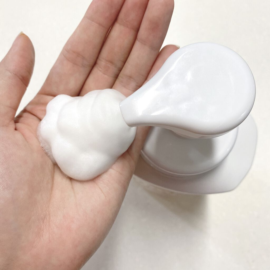 hadakara ボディソープ 泡で出てくるタイプ  フローラルブーケの香り 本体大型サイズ825ml/hadakara/ボディソープを使ったクチコミ（3枚目）