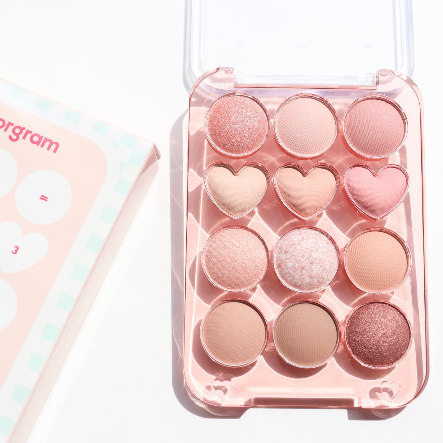 わっきー。 on LIPS 「電卓のようなパッケージが可愛い!colorgramの目元チュー..」(5枚目)