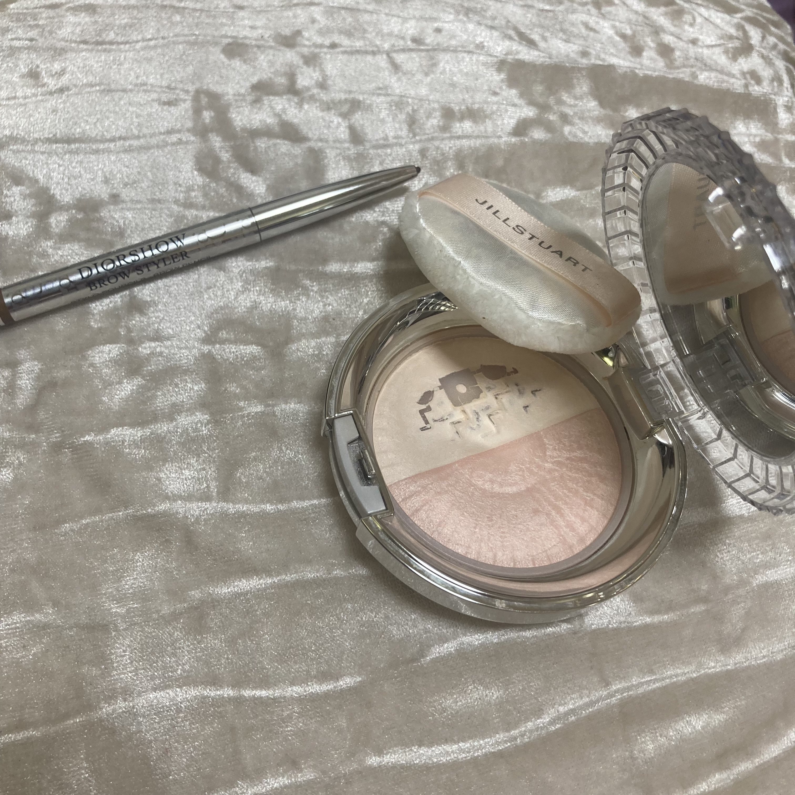 デュアル ルーセントグロウ　セッティングパウダー 01 lucent beige/JILL STUART/プレストパウダーを使ったクチコミ（1枚目）