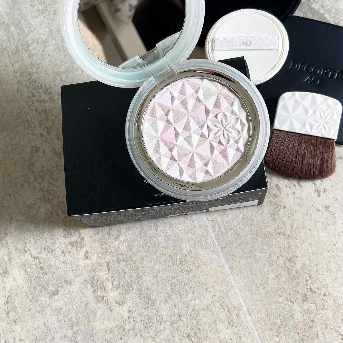 AQ オーラ リフレクター/DECORTÉ/プレストパウダーを使ったクチコミ(3枚目)