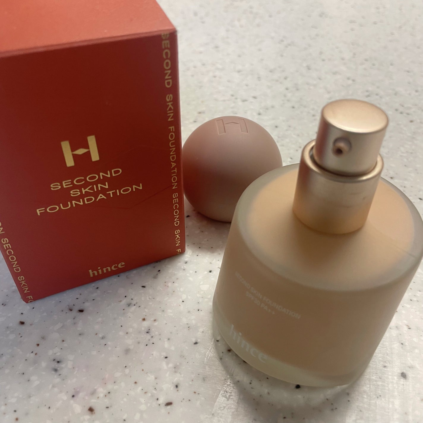セカンドスキンファンデーション/hince/リキッドファンデーションを使ったクチコミ(2枚目)