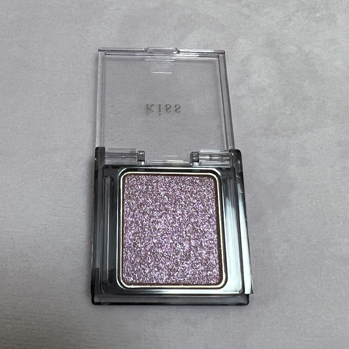  シアー グリッターアイズ/KiSS/単色アイシャドウを使ったクチコミ（1枚目）