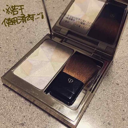 クレ・ド・ポー ボーテ レオスールデクラ/クレ・ド・ポー ボーテ/パウダーハイライトを使ったクチコミ(2枚目)