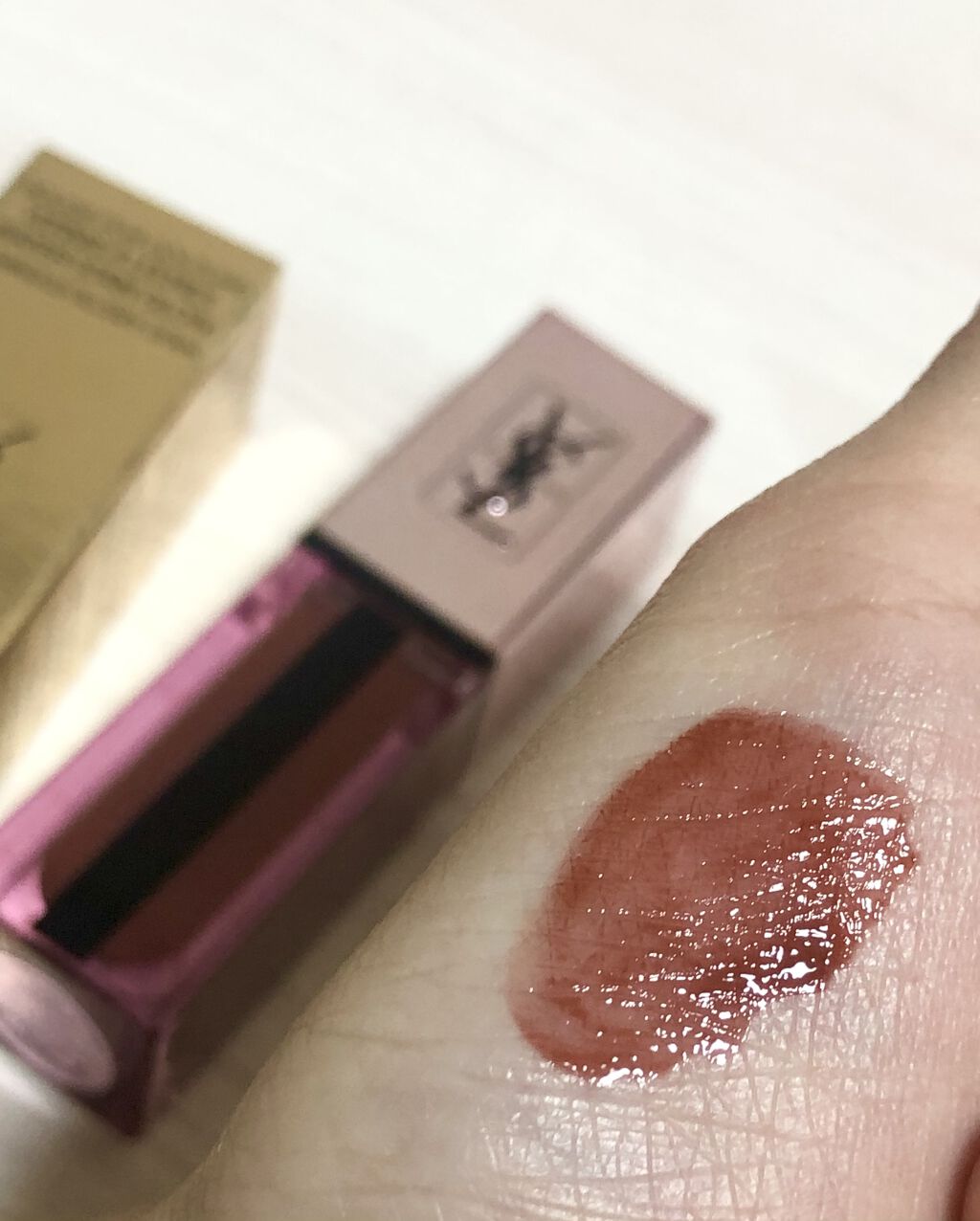 ルージュ ピュールクチュール ヴェルニ ウォーターグロウ/YVES SAINT LAURENT BEAUTE/口紅を使ったクチコミ（2枚目）