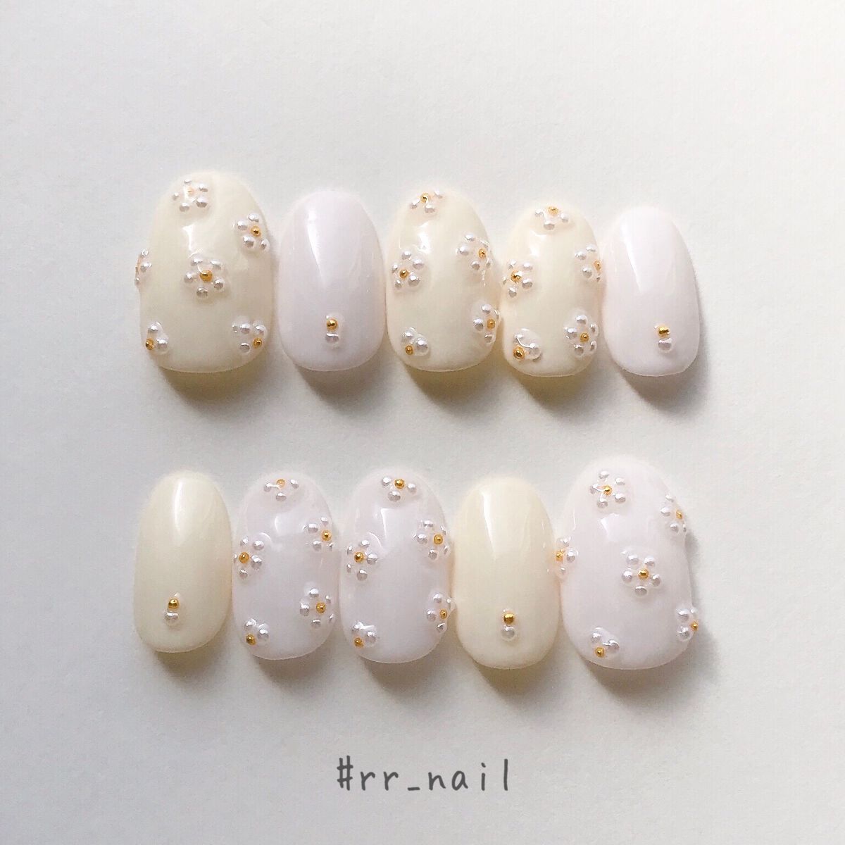 #フラワーネイル,#パールネイル,#ワンホンネイル,#シンプルネイルのネイルデザイン