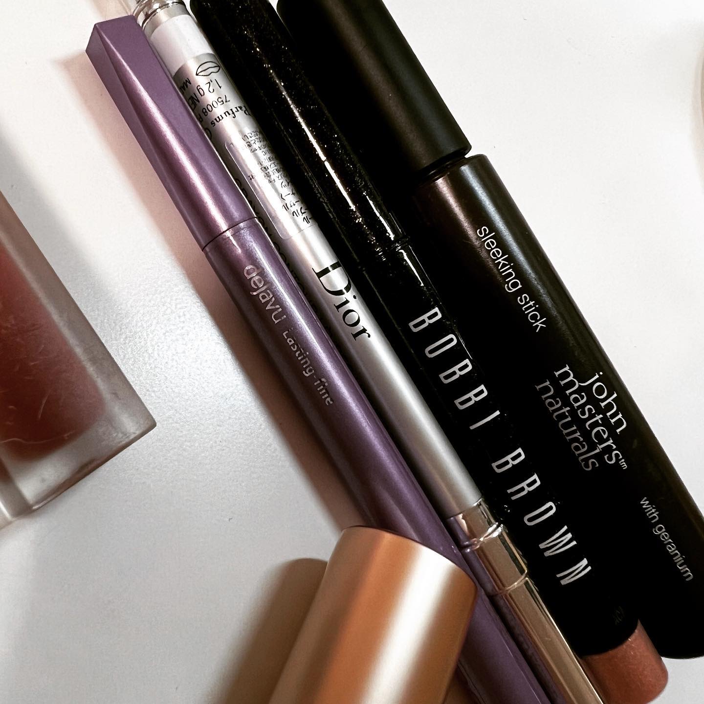 ロングウェアスパークルスティック 01 オーロラピンク/BOBBI BROWN/スティックアイシャドウを使ったクチコミ（3枚目）