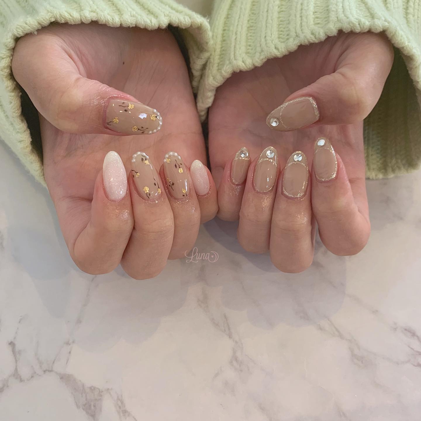 #ジェルネイル,#ワンカラーネイル,#ニュアンスネイル,#うるうるネイル,#ちゅるんネイル,#シンプルネイル,#パーツネイル,#透け感ネイル,#クリアネイル,#ぷっくりネイル,#ちぐはぐネイル,#韓国ネイル,#きらきらネイル,#うるつやネイル,#フレンチガーリーネイル,#ベージュネイル,#花柄ネイルのネイルデザイン