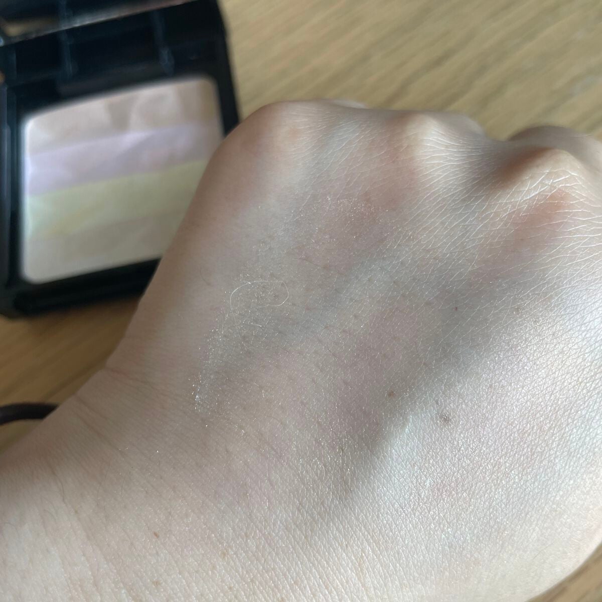 オーロラライズグロウハイライター/KATE/パウダーハイライトを使ったクチコミ(3枚目)