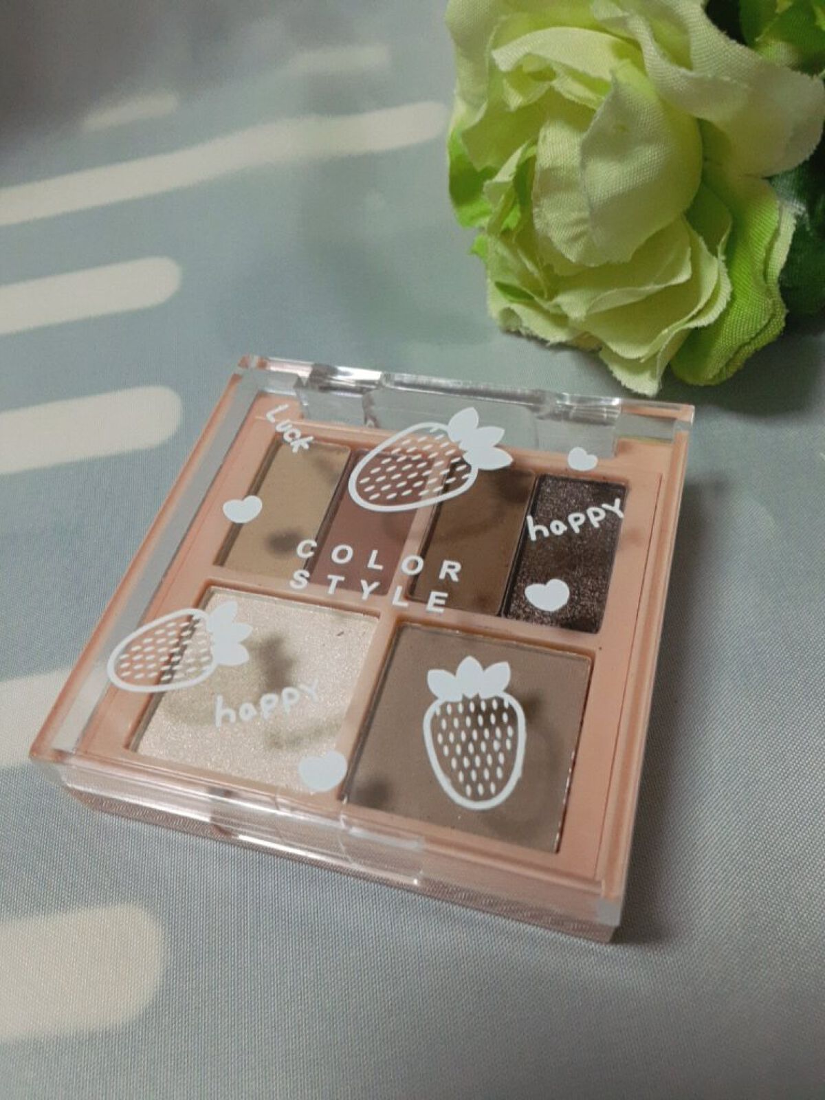 桜夢 on LIPS 「中国コスメ!秋映え間違いなし✨【色味】ベージュとブラウンカラー..」(1枚目)