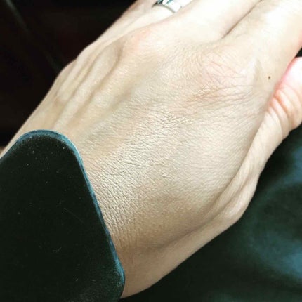 デュアルサイド シリコン ブレンダー/bareMinerals/パフ・スポンジを使ったクチコミ(4枚目)