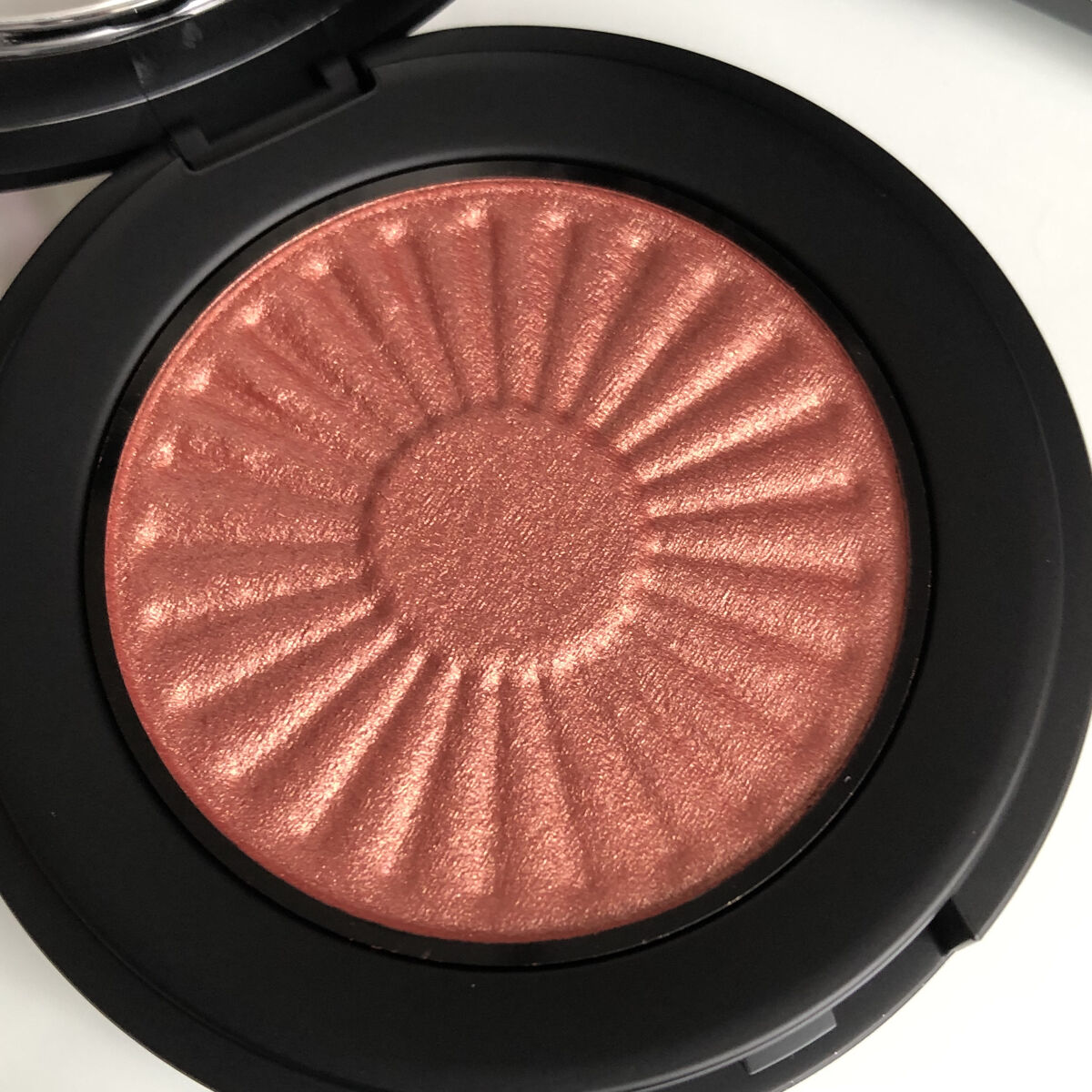 ジェン ヌード ブロンザー/bareMinerals/ブロンザーを使ったクチコミ（2枚目）