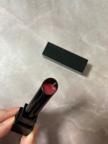 \  使い切りました✨/

💄KATE
　リップモンスター
　07 ラスボス

大好きなリップでした❤️

リップブラシで掘って使ってたけど、これだけ使ったしもうそろそろ良いだろう！ということで使い切りに👍🏻✨

このリップ、黒のタートルネック着る時に塗るとめっちゃ素敵なんだよなぁ〜😎✨

大好きな色だしリピしたいけど、他のリップが気になるので今の所リピはしませんが…。

今までありがとう🙇🏻‍♀️💕

リップモンスター💄#初買いコスメレビュー 💄の画像 その1