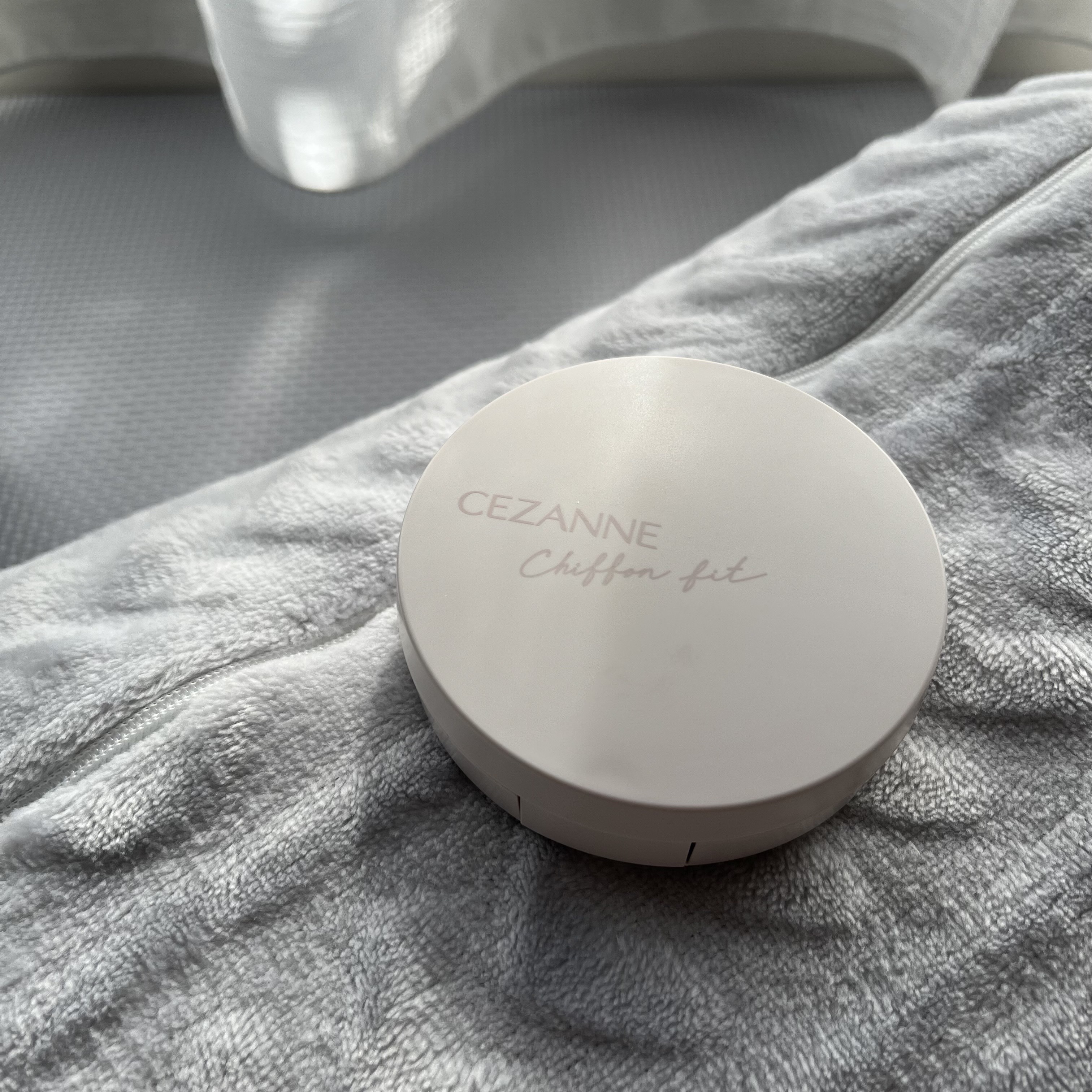 シフォンフィットクッションファンデーション 10 明るいオークル系/CEZANNE/クッションファンデーションを使ったクチコミ（1枚目）