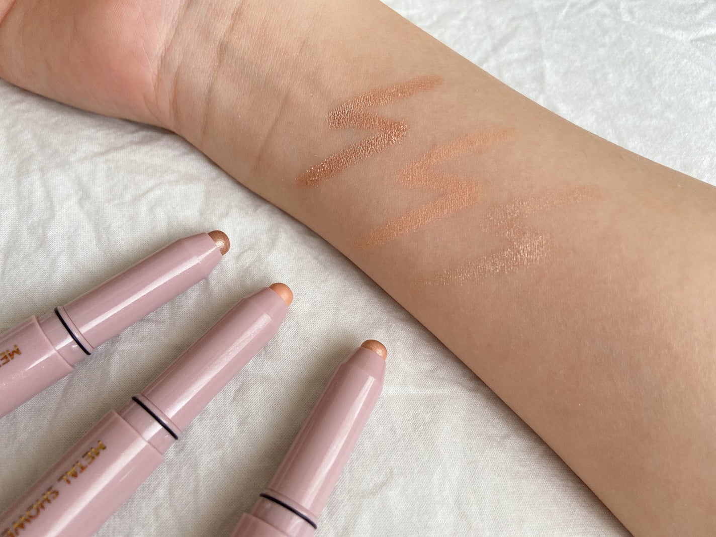 ウォンジョンヨ メタルシャワーペンシル/Wonjungyo/スティックアイシャドウを使ったクチコミ(4枚目)