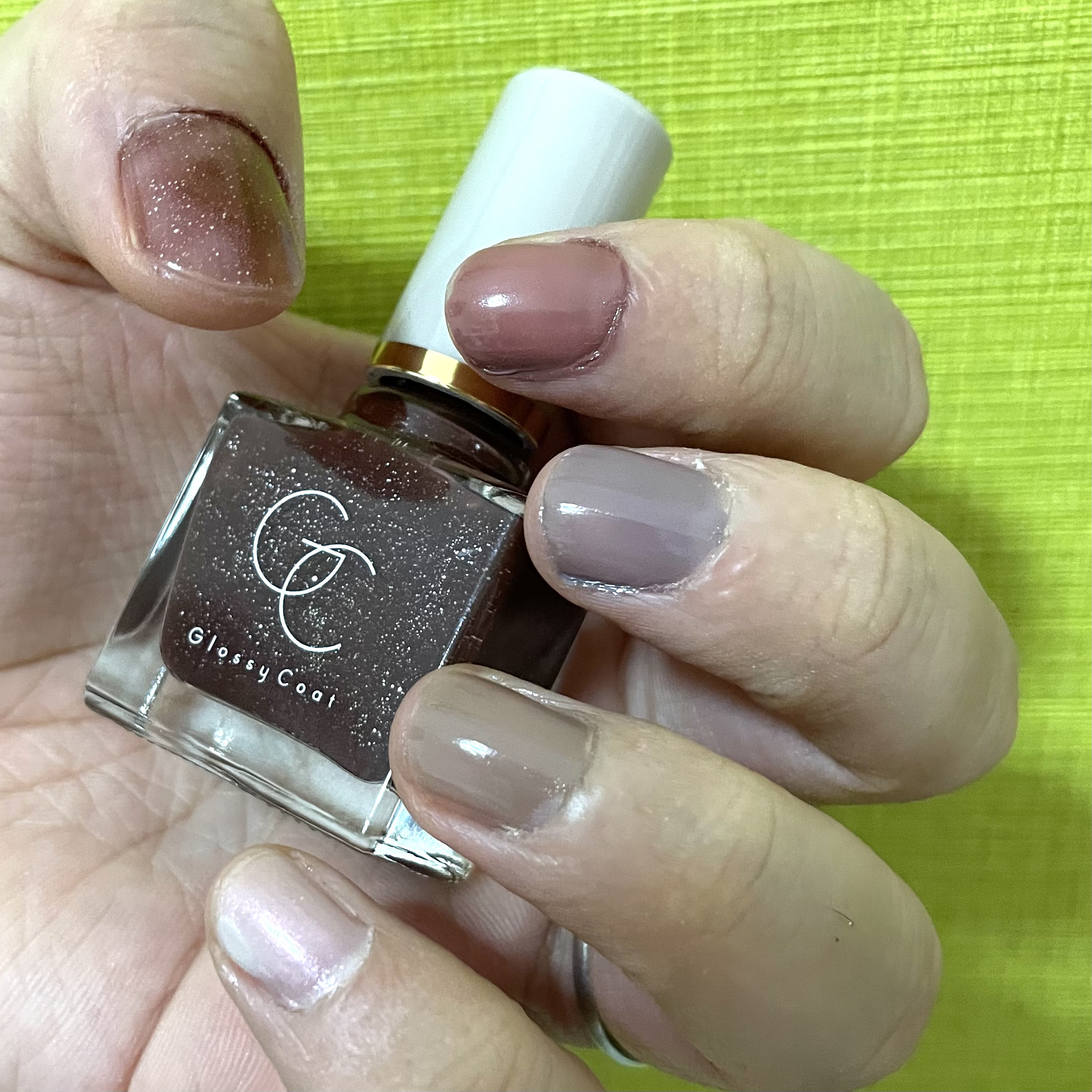 グロッシーコート ラベンダーグレージュ/スキューズミー/オールインワンネイルを使ったクチコミ（2枚目）