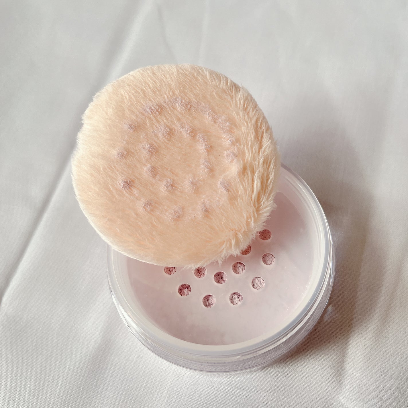 フィニッシングパウダー グロー/チャコット・コスメティクス/ルースパウダーを使ったクチコミ(5枚目)