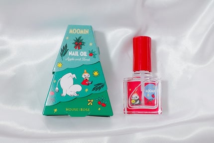 ハウス オブ ローゼ ムーミン ネイルオイル AF のクチコミ「ハウスオブローゼのムーミンコラボネイルオイル。
箱がクリスマスツリー型になっていて可愛い🎄💫
.....」(1枚目)