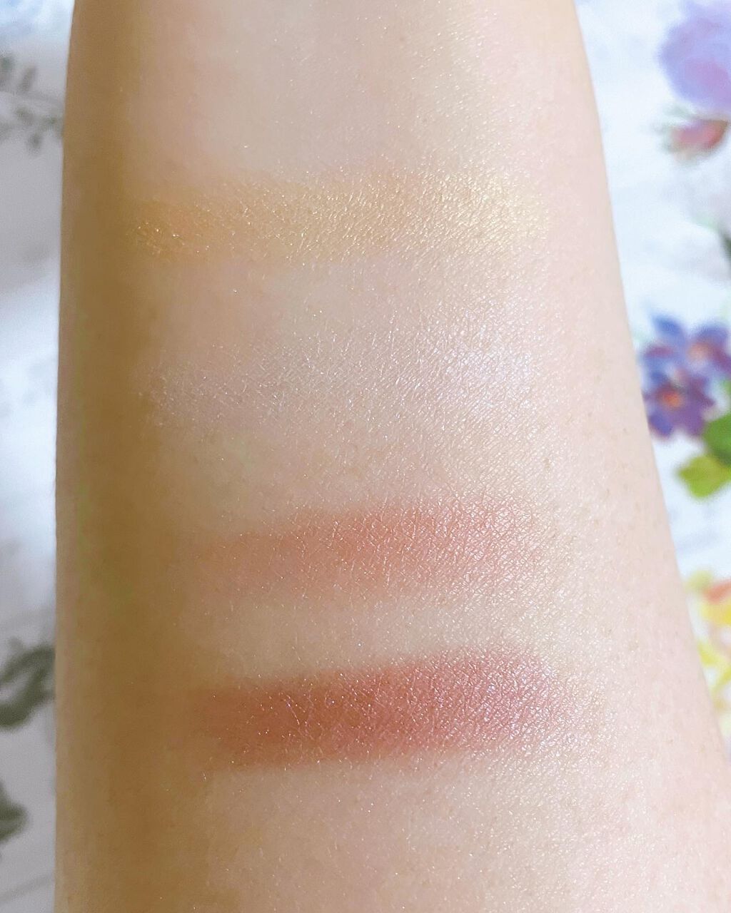 ありす☆気になったらフォロバします☆ on LIPS 「ダイソーandユーアーグラム!ベルベットアイカラーパレット11..」(2枚目)