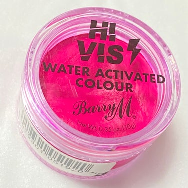 Barry M Cosmetics 
Hi Vis Water Activated Colour 

筆を濡らして使うタイプのアイシャドウです(水彩画みたいな感じ)
ボディペイントにも使用可能で筆の種類