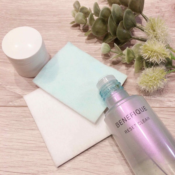 【拭き取り化粧水の使い方】タイミングは朝?夜?人気拭き取り化粧水の使い方も解説