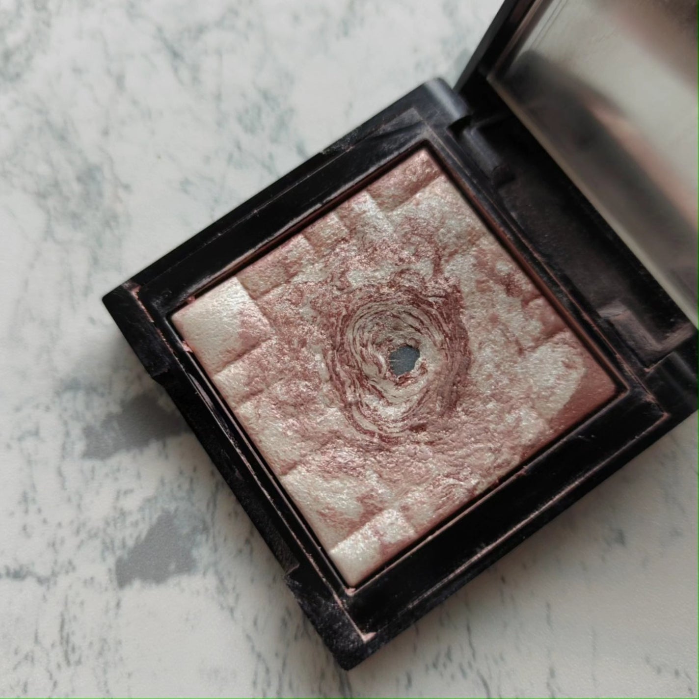 ハイライティング パウダー/BOBBI BROWN/パウダーハイライトを使ったクチコミ(4枚目)