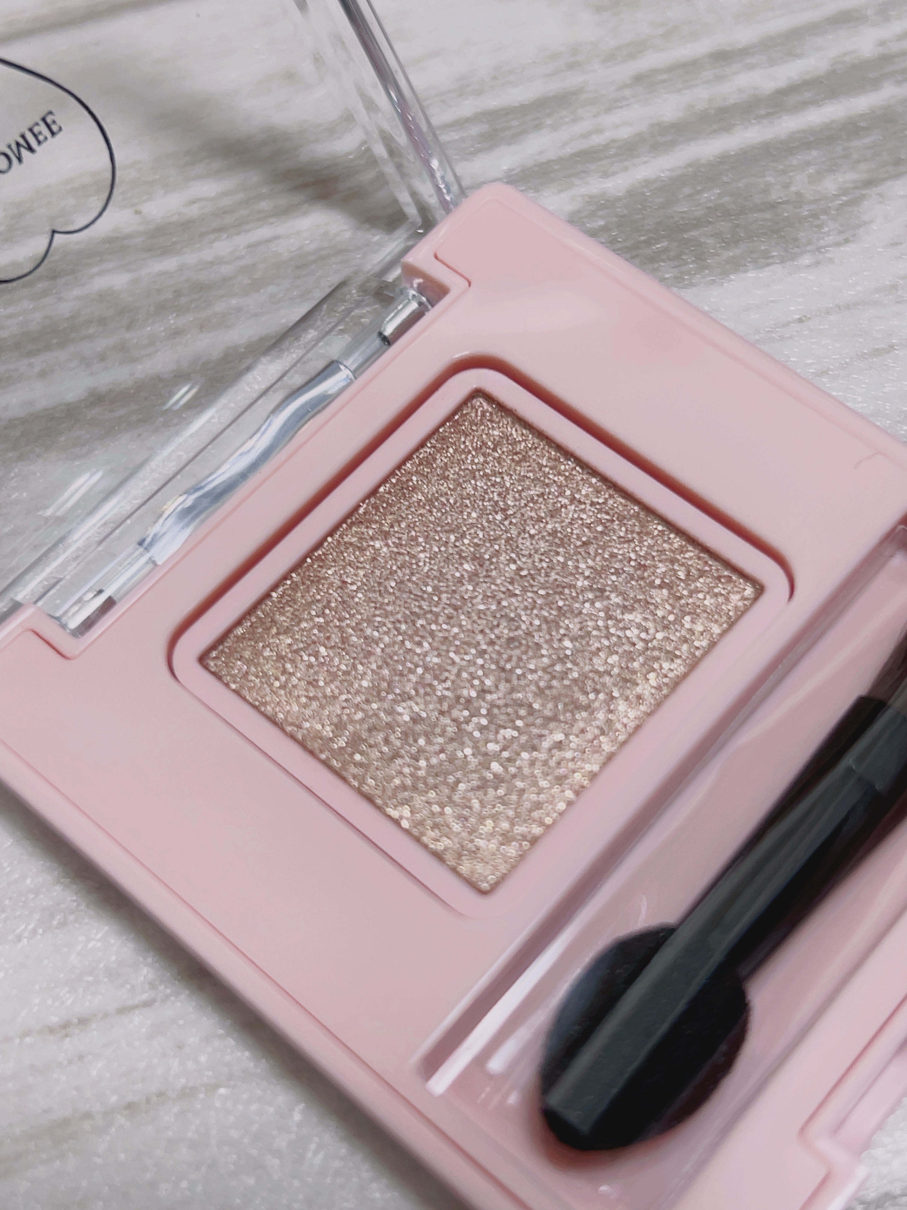 フーミー シングルラメシャドウ/WHOMEE/単色アイシャドウを使ったクチコミ（2枚目）