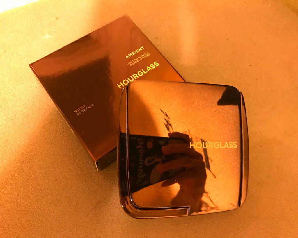Hourglass Ambient Lighting Powder/HOURGLASS/プレストパウダーを使ったクチコミ（1枚目）