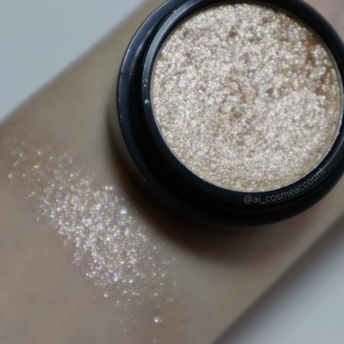 セルフィーフィックスピグメント/Witch's Pouch/単色アイシャドウを使ったクチコミ(3枚目)