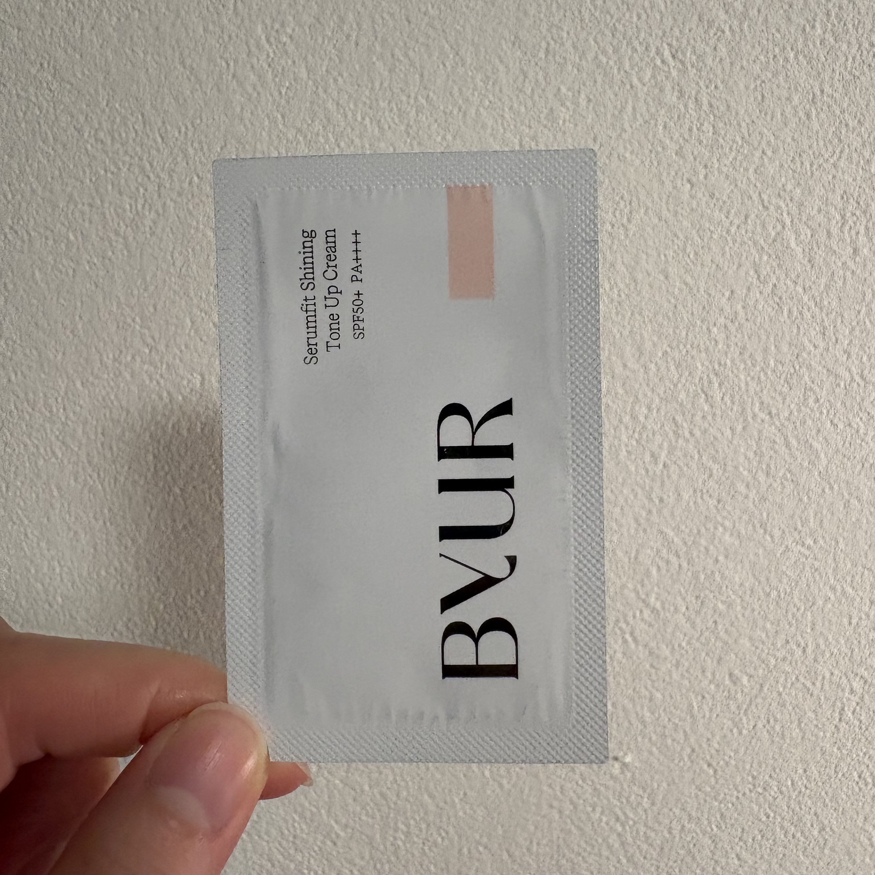 セラムフィット シャイニング トーンアップクリーム V1 01 ピンクベージュ/ByUR/化粧下地を使ったクチコミ（1枚目）